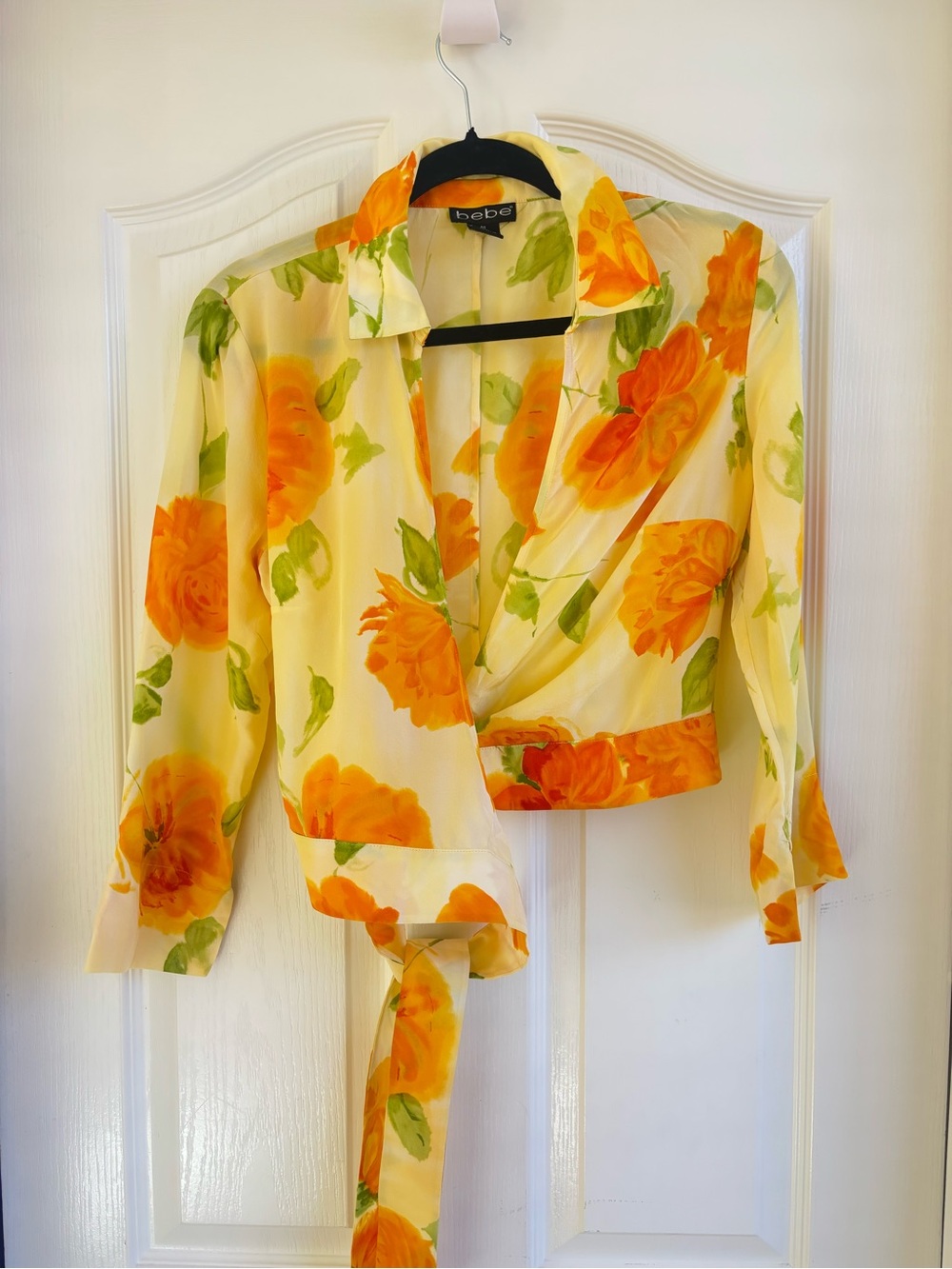 Vintage bebe 100% Silk Floral Wrap Cropped Blouse
